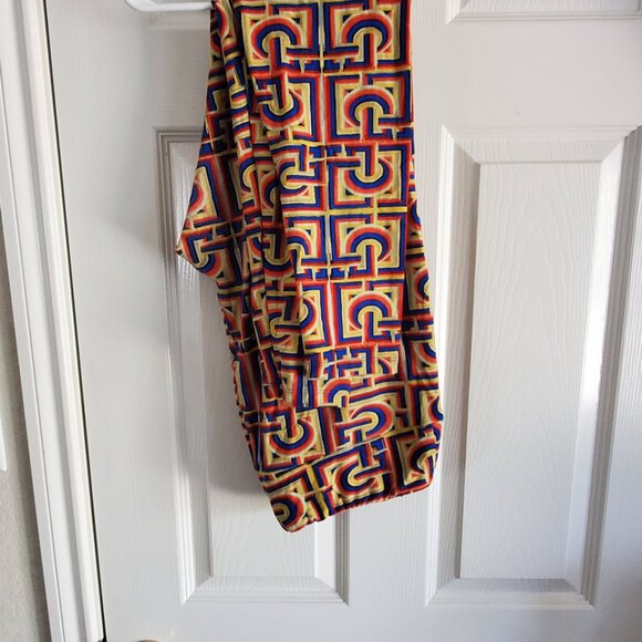 TC LuLaRoe Leggings most never worn - Picture 3 of 7